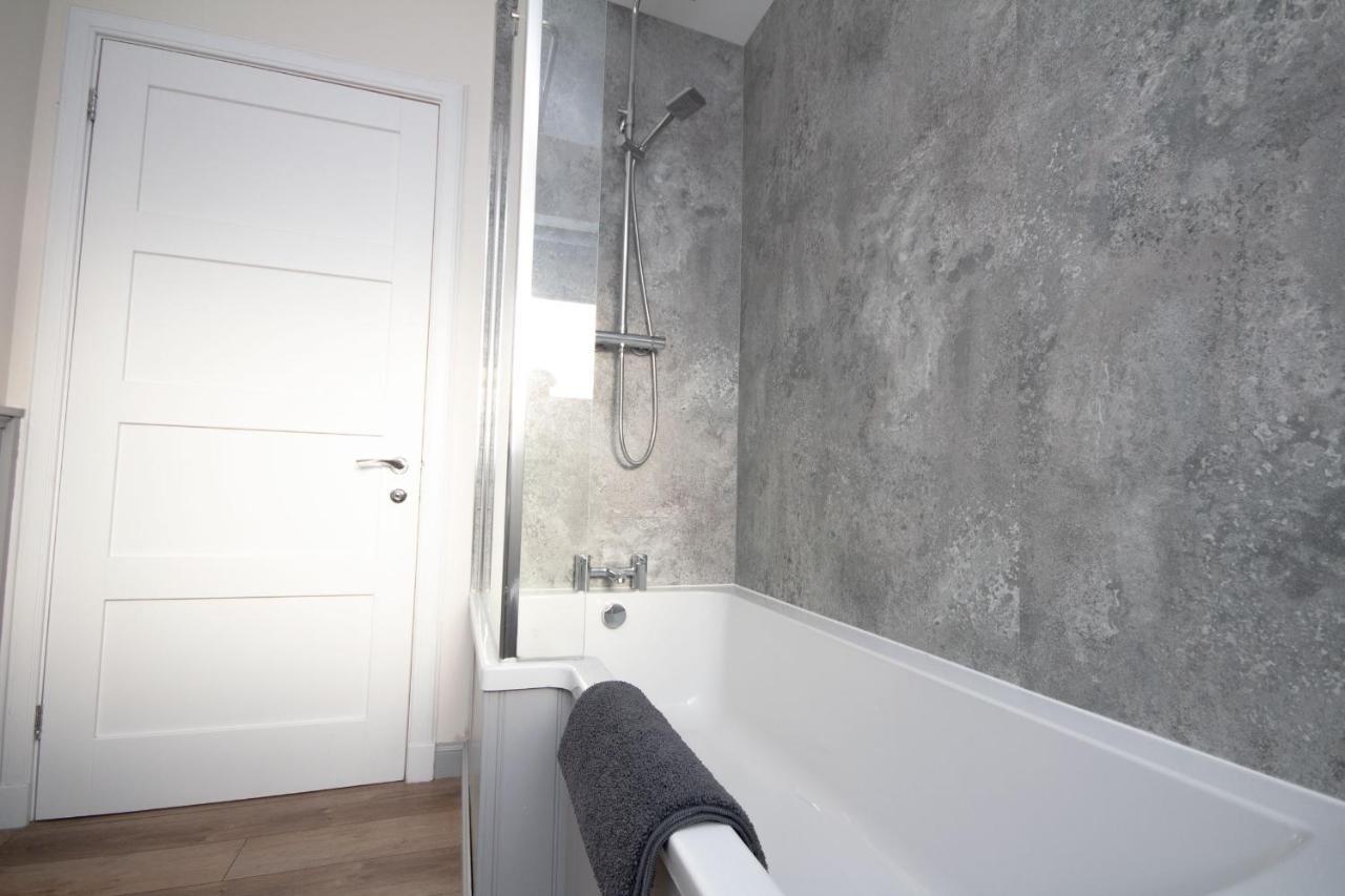 إينفيرنيس Garden Room Apartment المظهر الخارجي الصورة